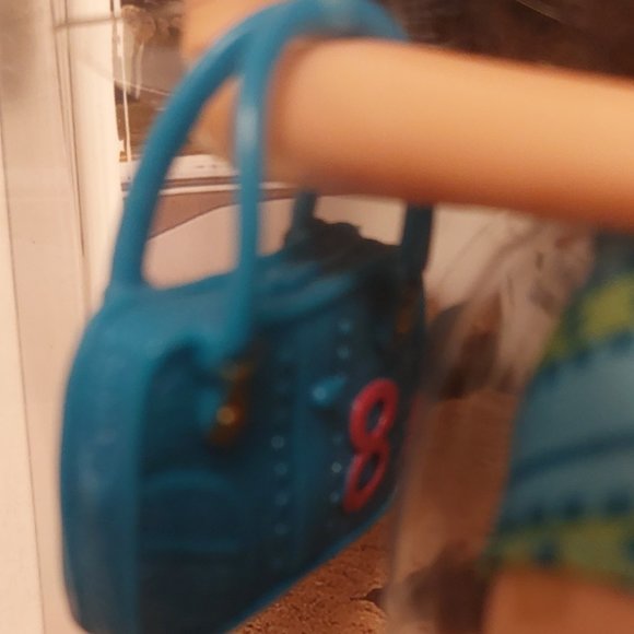 LIV MAKING WAVES KATIE - Picture 4 of 5